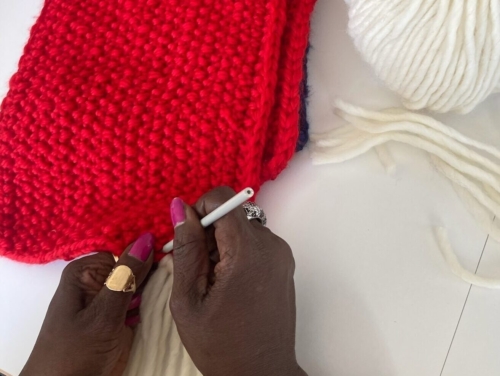 Wednesday Night Fever with Mamie et moi – Hand-to-hand knitting