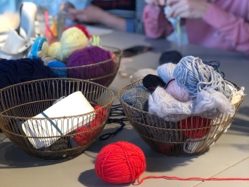 Wednesday Night Fever avec Mamie et moi – Tisser, nouer, relier