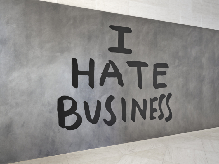 Jessica Diamond, ‘I Hate Business’, 1989. Collection Mudam Luxembourg. Donation 2023 – Gaby et Wilhelm Schürmann. View of the exhibition ‘Radio Luxembourg: Echoes across borders’, Mudam Luxembourg. Photo: Mareike Tocha © Mudam Luxembourg