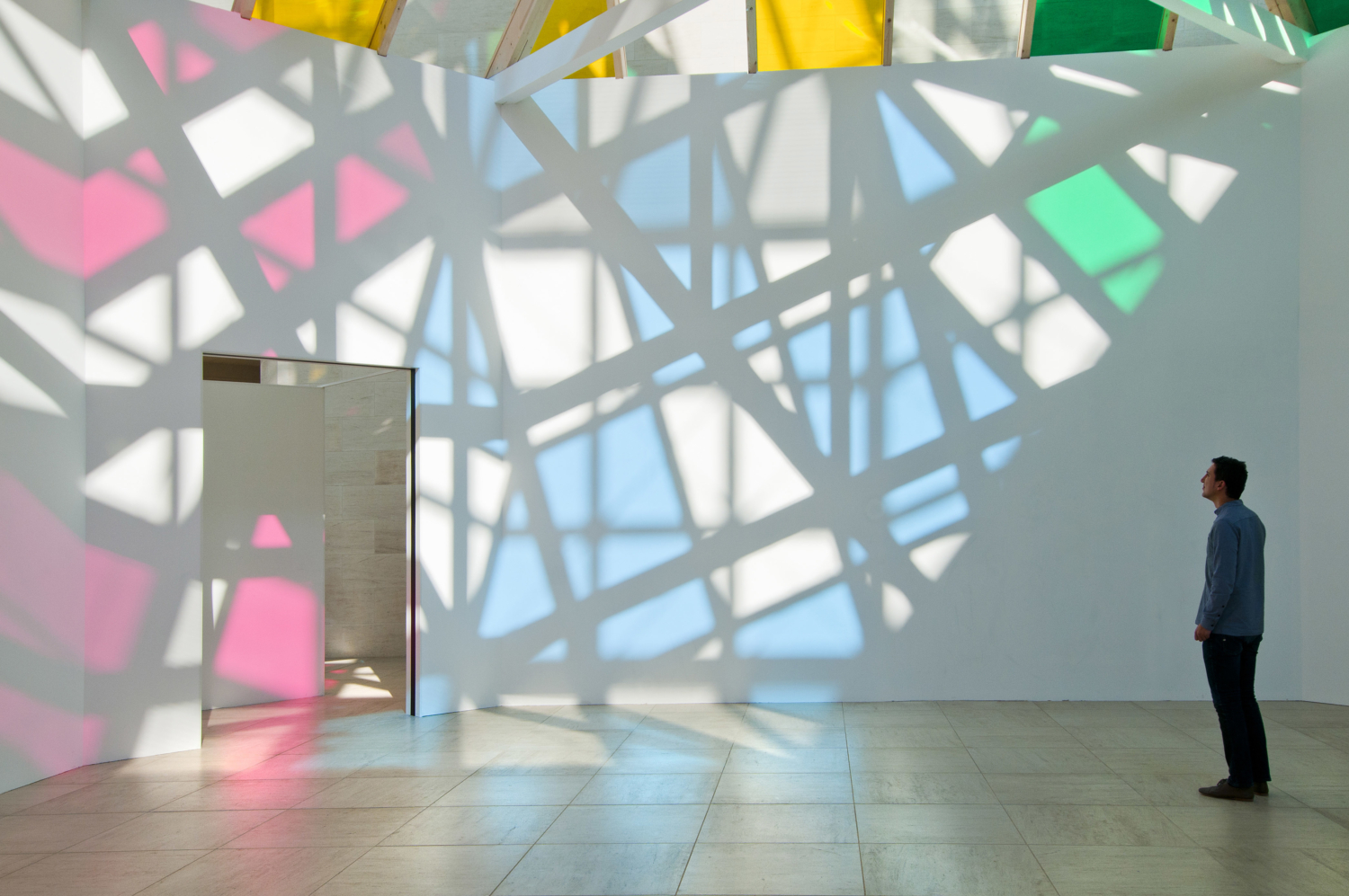 Daniel Buren, ‘Architecture, contre-architecture : transposition’, 2010, Travail in situ, Production Mudam Luxembourg. Photo : Andrés Lejona © Mudam Luxembourg