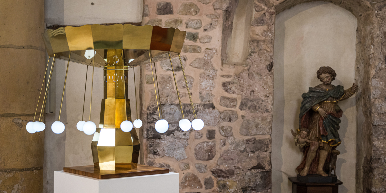 Su-Mei Tse, ‘Vertigen de la Vida (Dizziness of Life)’, 2011. In collaboration with Jean-Lou Majerus. Collection Mudam Luxembourg. Exhibition view ’Dodeka: 12 Works for 12 Cantons‘, Vieille Église Saint-Laurent, Diekirch. Photo: Mike Zenari © Mudam Luxembourg