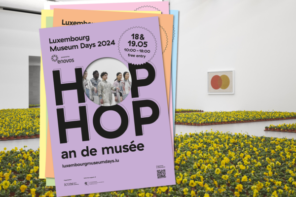 A person singing into a microphone with a Luxembourg Museum Days poster on top op the image.