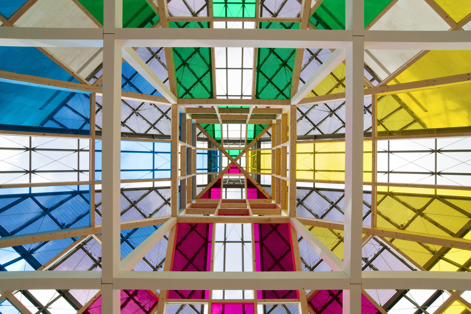 Daniel Buren, ‘Architecture, contre-architecture : transposition’, 2010, Travail in situ, Production Mudam Luxembourg. Photo : Andrés Lejona © Mudam Luxembourg